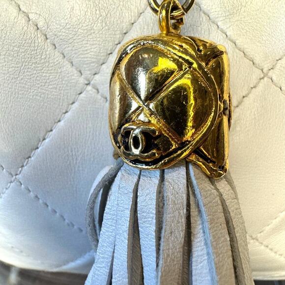 Chanel White Tassel Quilted Calfskin Leather Shoulder Bag GHW Authentic CoA - Picture 2 of 9